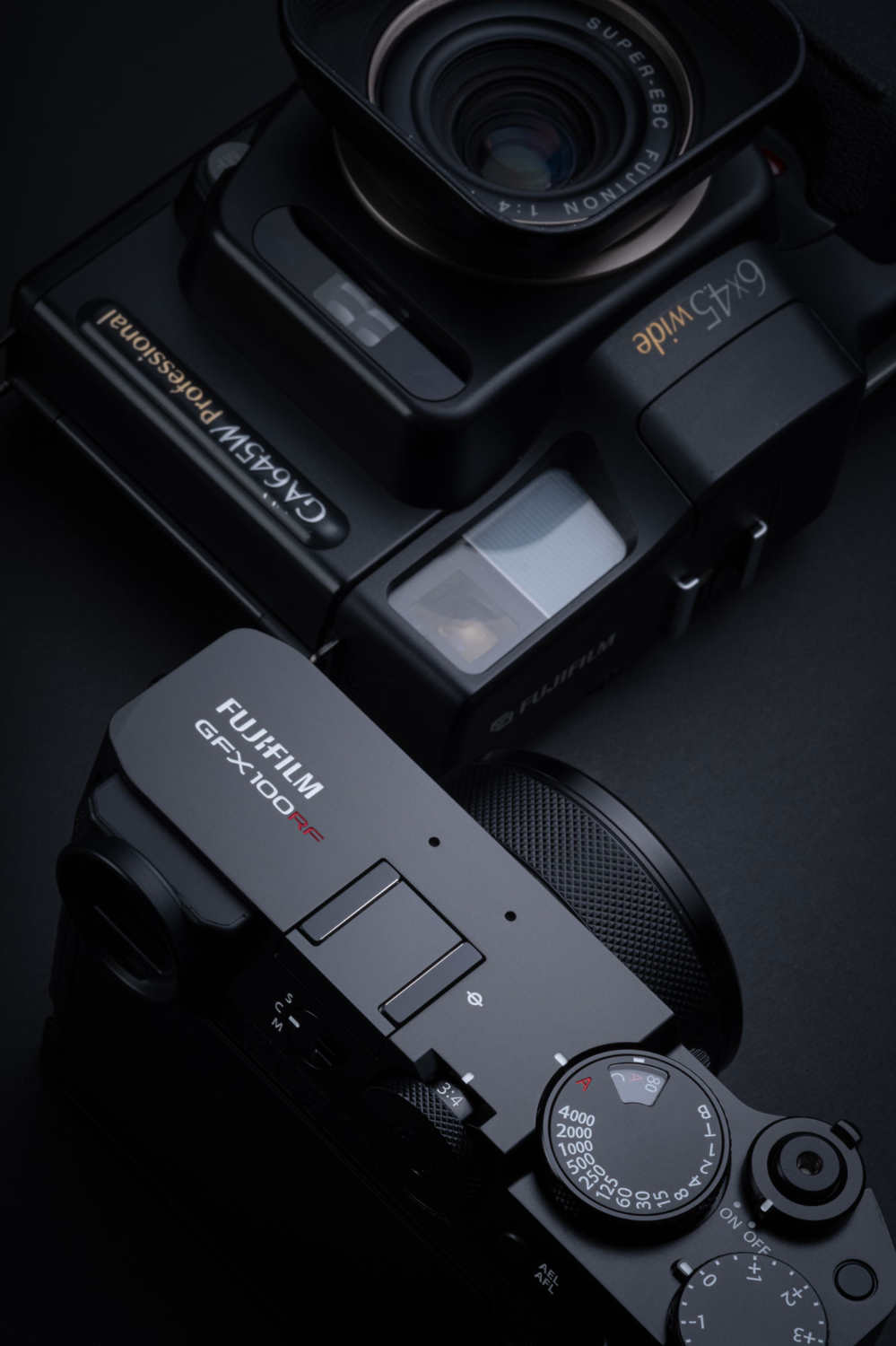 gfx100rf-development-story-5-1.jpg FUJIFILM GFX100RF BLACK – Image 1